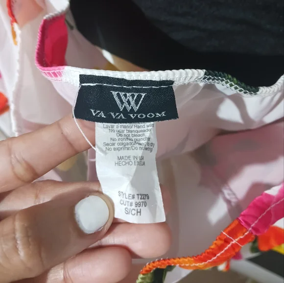 Women Floral Roses printed off shoulder puffer sleeves corset top - Picture 9 of 10